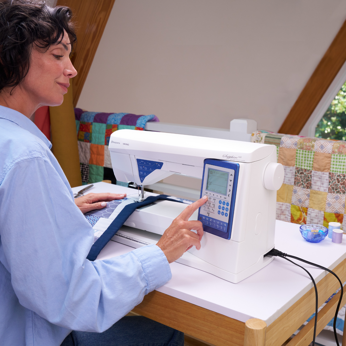 HUSQVARNA® VIKING® SAPPHIRE™ 930 Sewing Machine
