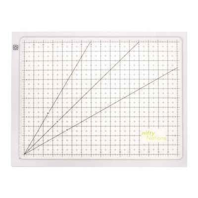 The Nifty Trace & Trim Studio Lightbox