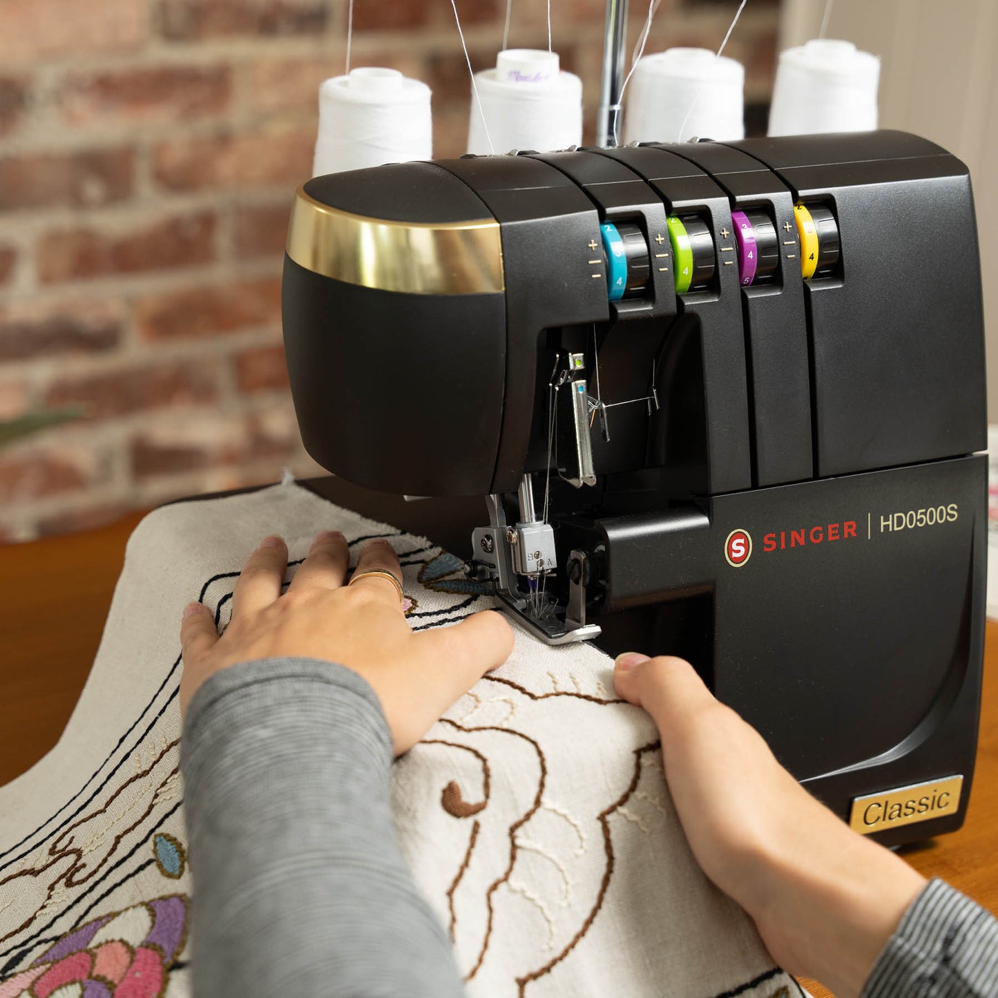 SINGER® HD0500S Classic Black Serger