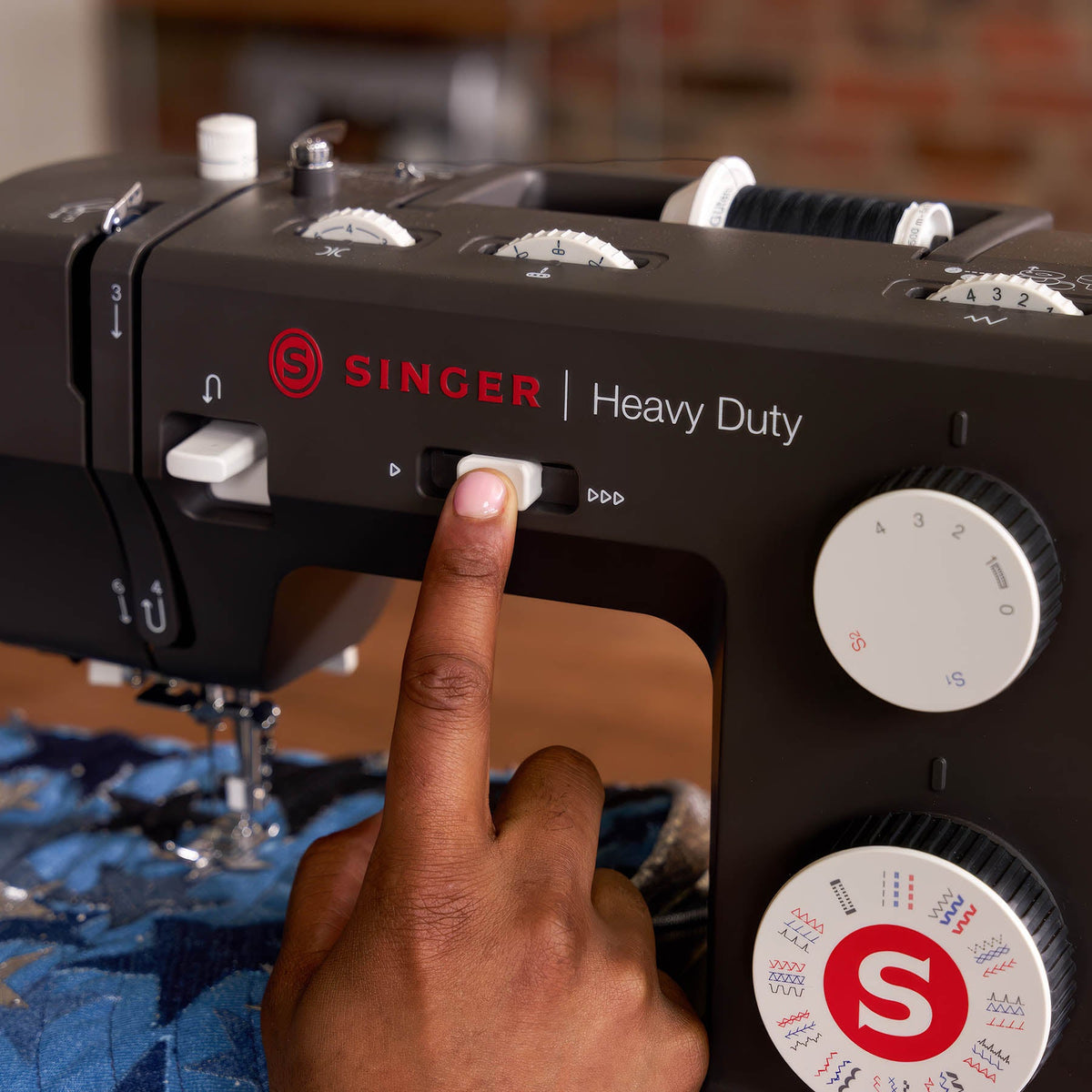 SINGER® Heavy Duty 4532™ Charcoal Sewing Machine
