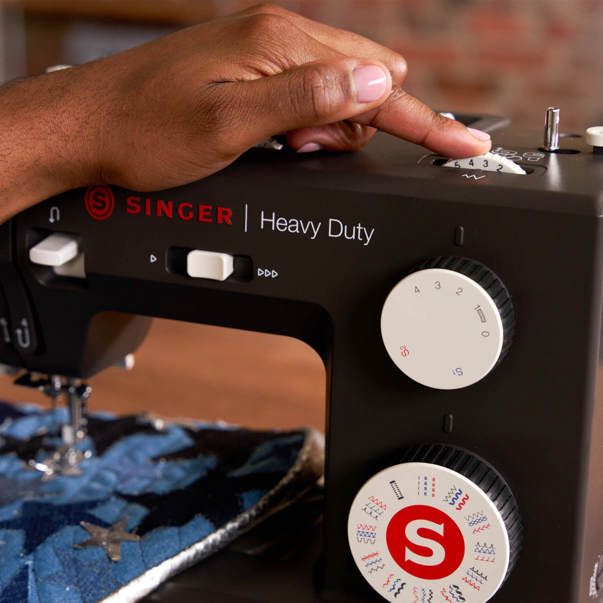 SINGER® Heavy Duty 4532™ Charcoal Sewing Machine