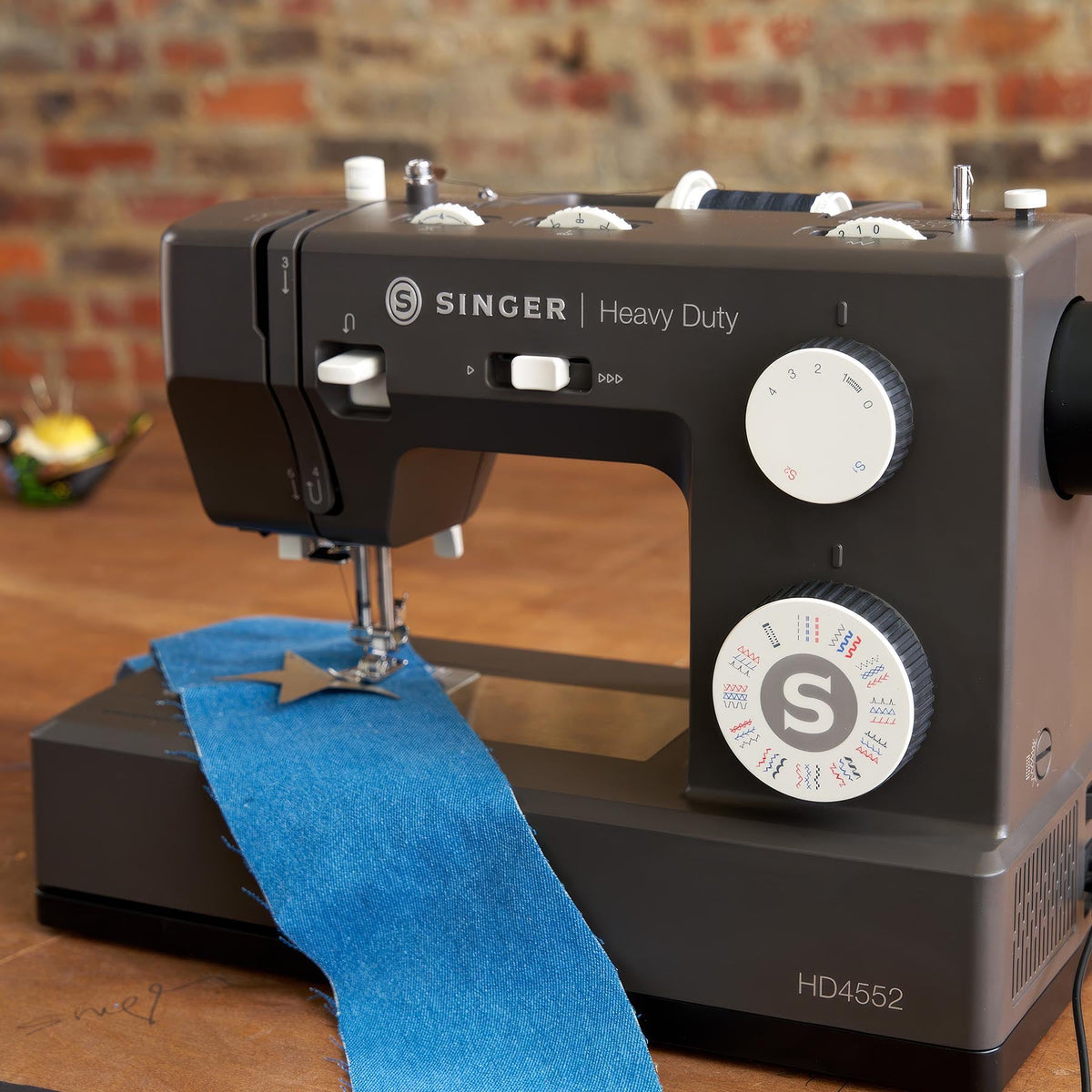 SINGER® Heavy Duty 4552™ Charcoal Sewing Machine