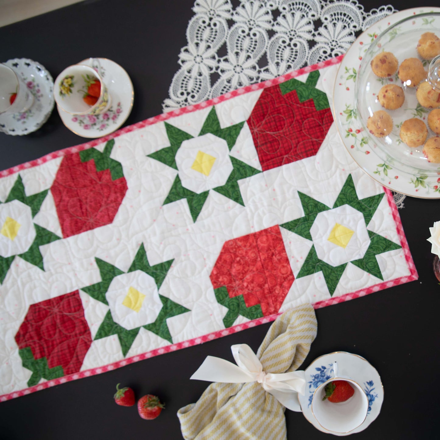 Strawberry Table Runner Kit
